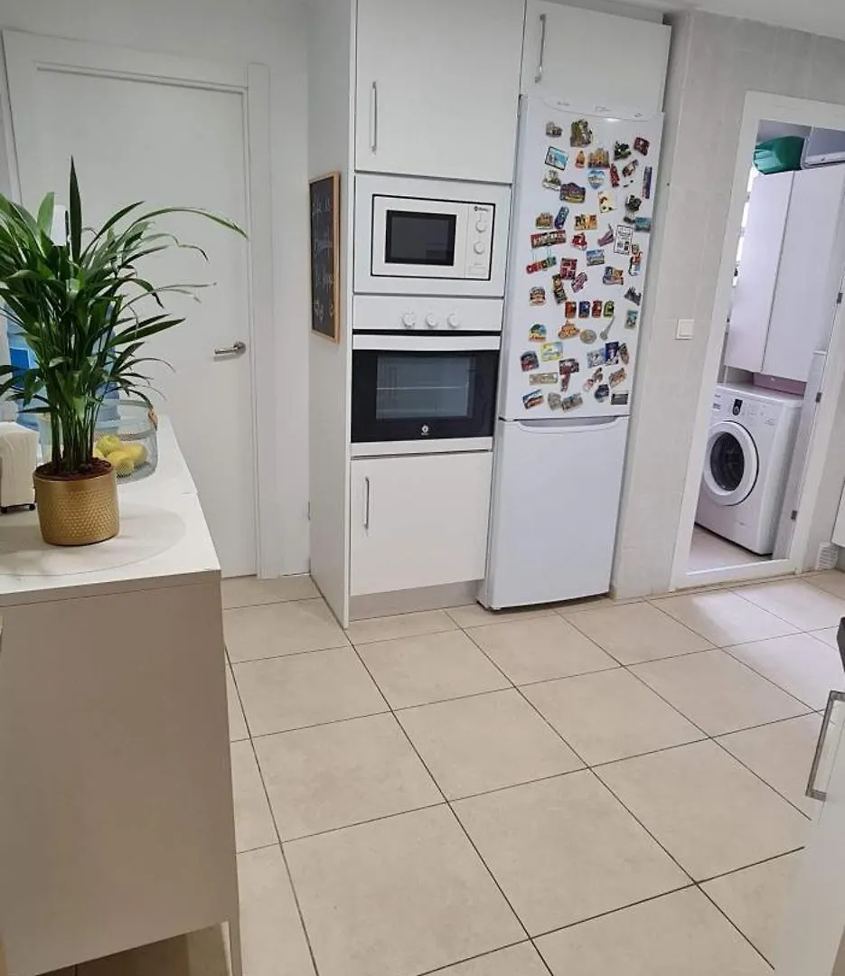 Elegante Habitacion Marbella Con Bano Compartido Homestay