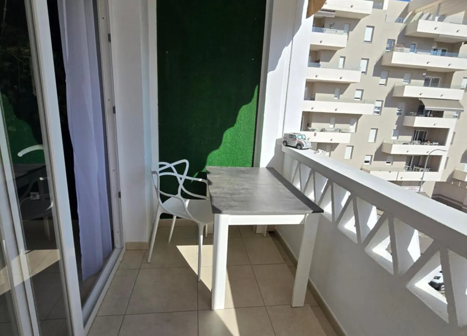 Elegante Habitacion Marbella Con Bano Compartido